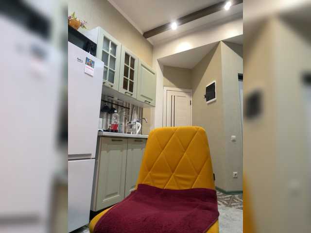 Pink-Lips's BongaCams show and profile