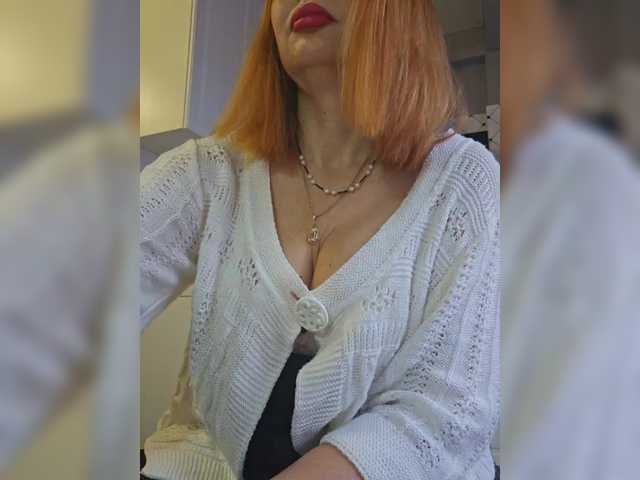 Pink-Lips's BongaCams show and profile