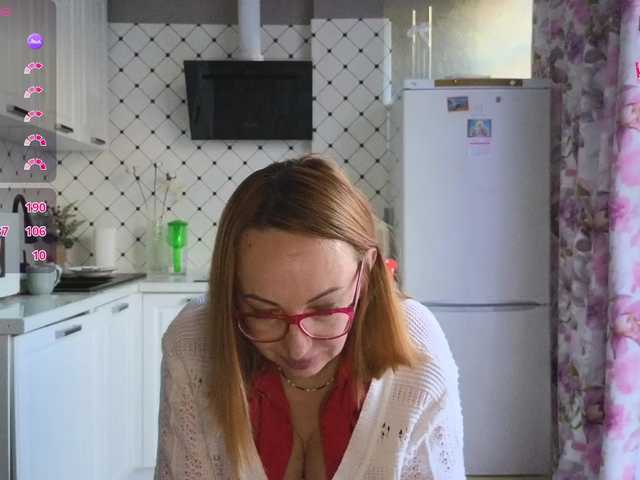 Pink-Lips's BongaCams show and profile