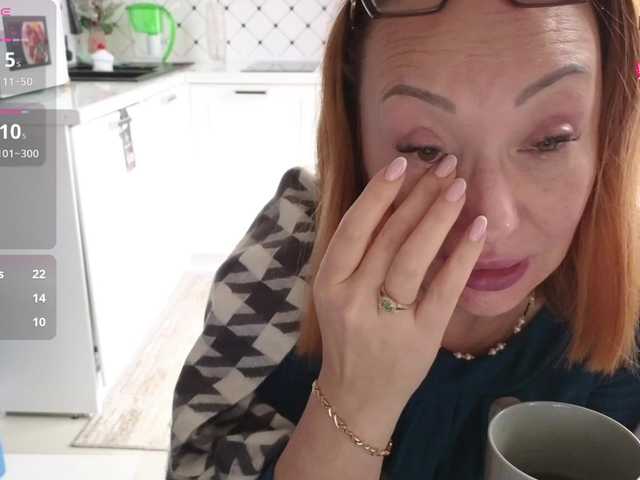 Pink-Lips's BongaCams show and profile