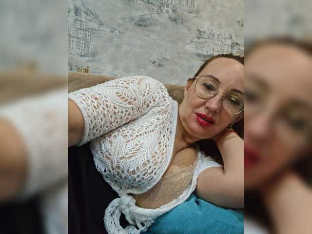 go to chat with Pink-Lips