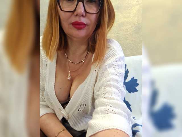 Pink-Lips's BongaCams show and profile