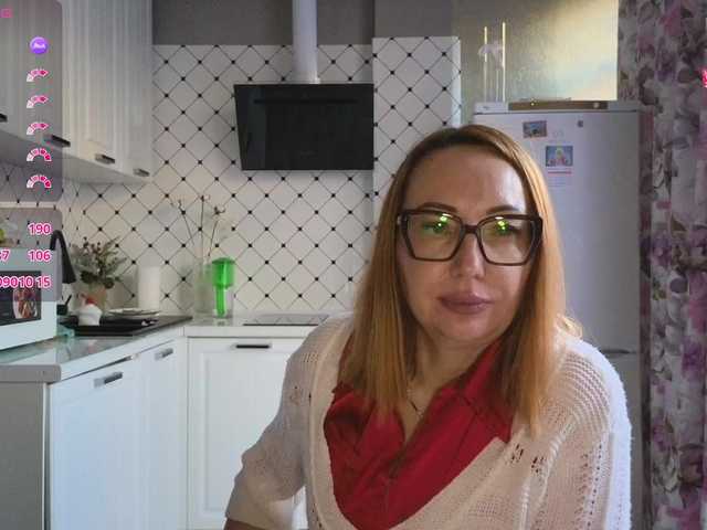 Pink-Lips's BongaCams show and profile