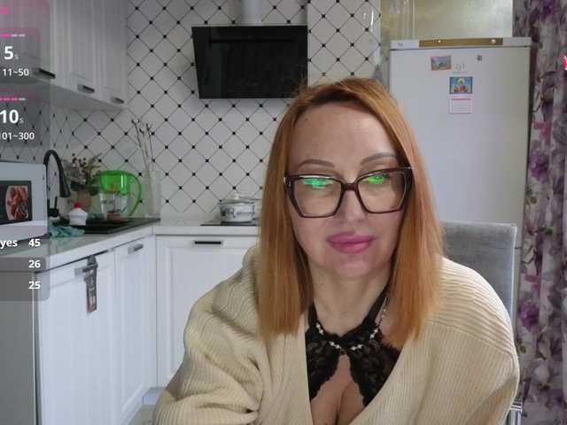 Pink-Lips's BongaCams show and profile