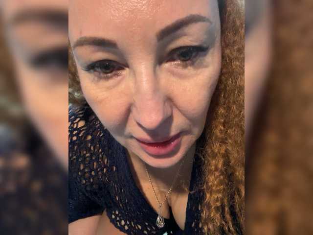 Pink-Lips's BongaCams show and profile