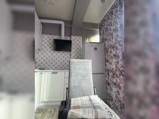 Pink-Lips's BongaCams show and profile