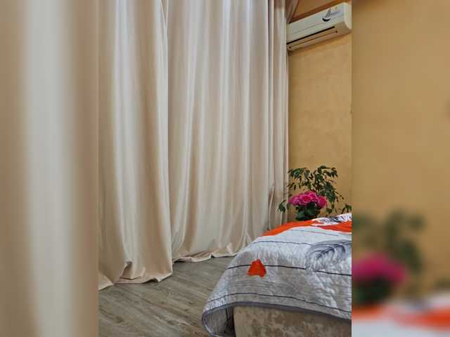 Pink-Lips's BongaCams show and profile