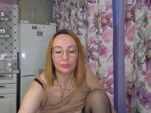 Pink-Lips's BongaCams show and profile