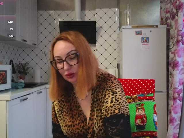 Pink-Lips's BongaCams show and profile