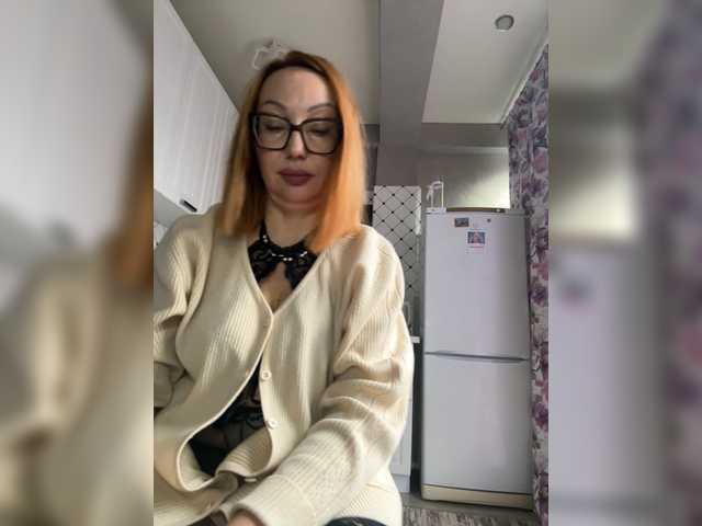 Pink-Lips's BongaCams show and profile