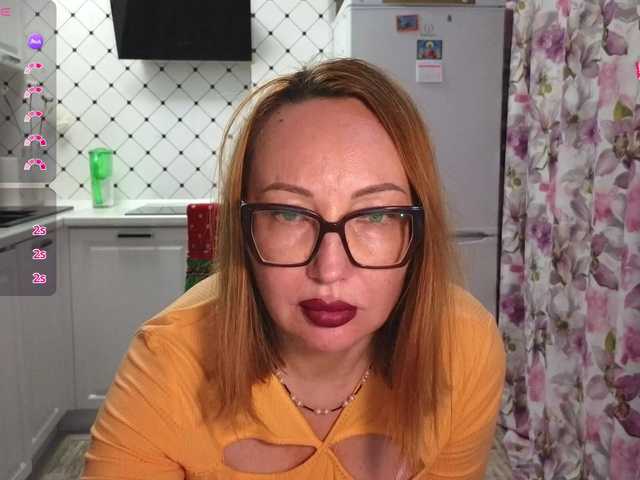 Pink-Lips's BongaCams show and profile