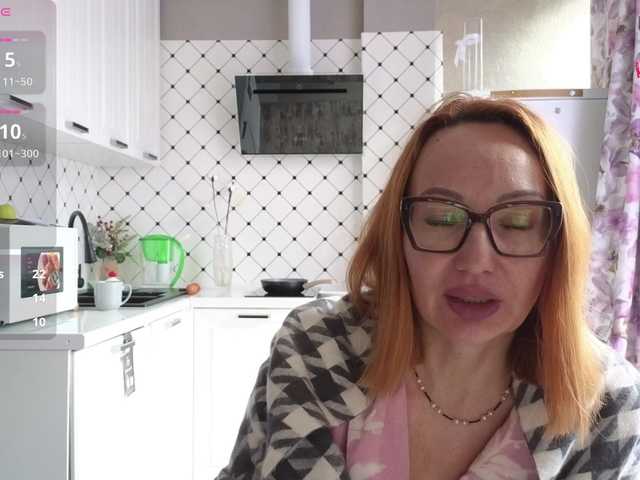 Pink-Lips's BongaCams show and profile