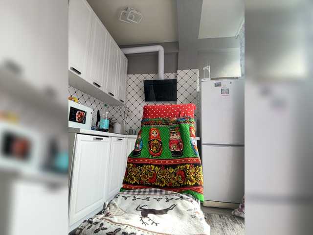 Pink-Lips's BongaCams show and profile