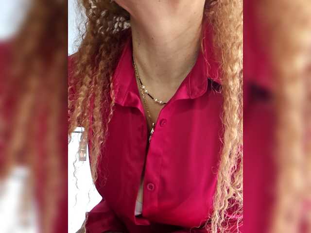 Pink-Lips's BongaCams show and profile