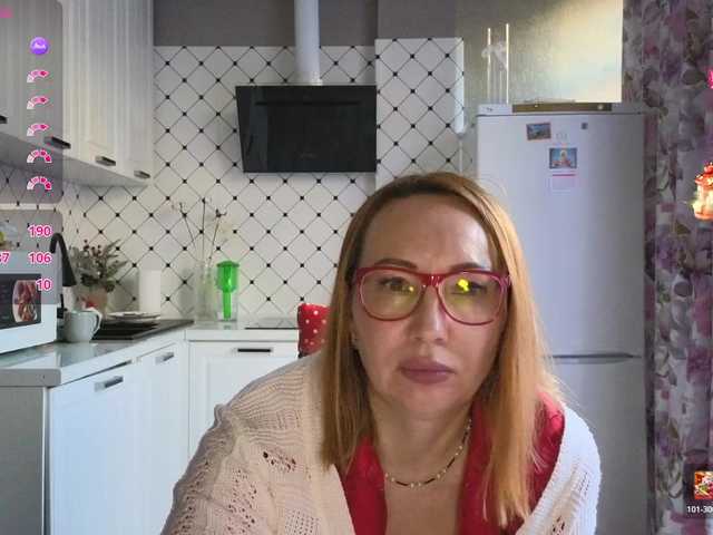 Pink-Lips's BongaCams show and profile