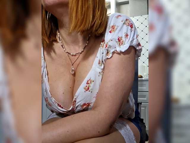 Pink-Lips's BongaCams show and profile