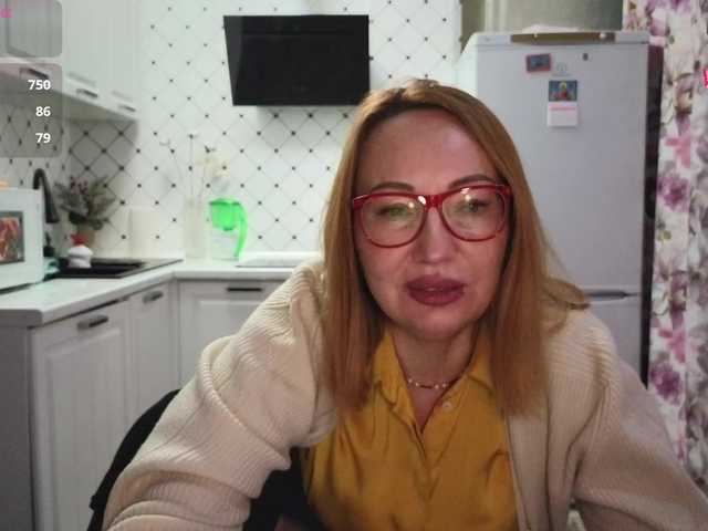 Pink-Lips's BongaCams show and profile