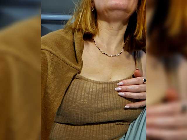 Pink-Lips's BongaCams show and profile