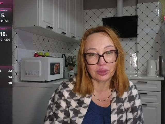 Pink-Lips's BongaCams show and profile