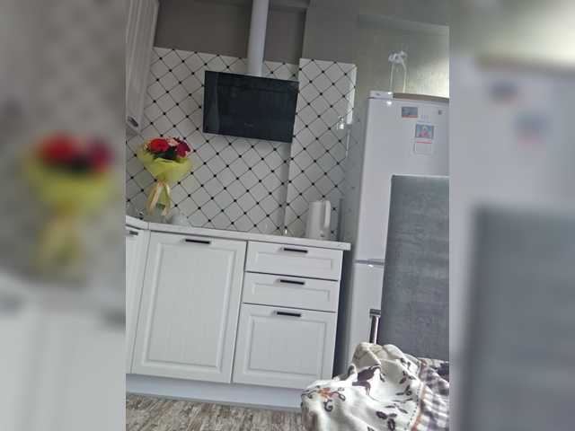 Pink-Lips's BongaCams show and profile