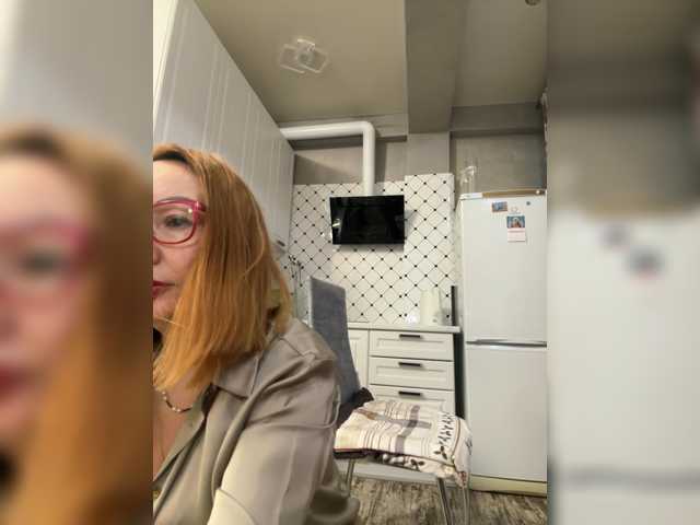 le modèle Pink-Lips est en webcam porno dans un show sur le site bongacams, il possède les tags suivants: White/Caucasian,Redhead,Shaved