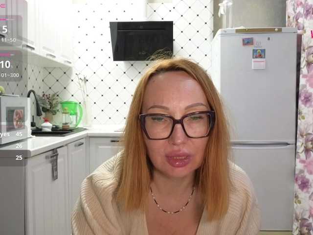 Pink-Lips's BongaCams show and profile