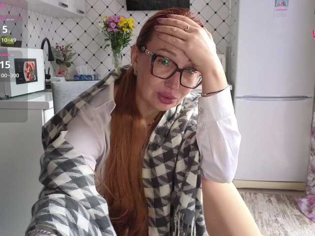 Pink-Lips's BongaCams show and profile