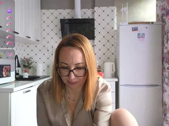 Pink-Lips's BongaCams show and profile