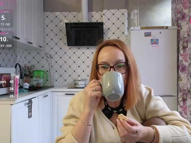 Pink-Lips's BongaCams show and profile