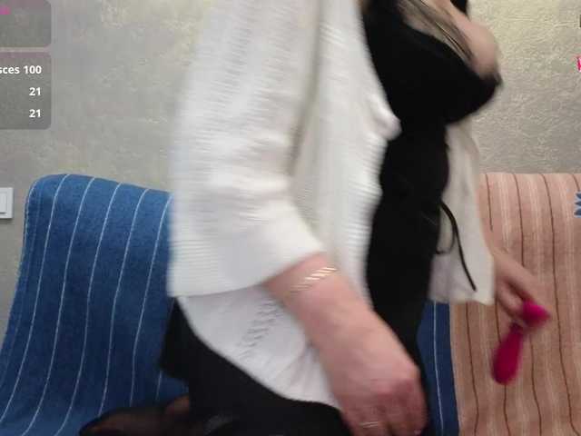 Pink-Lips's BongaCams show and profile