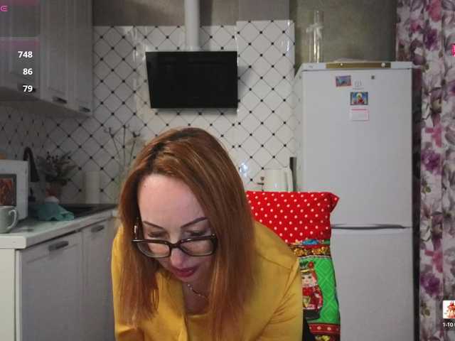 Pink-Lips's BongaCams show and profile