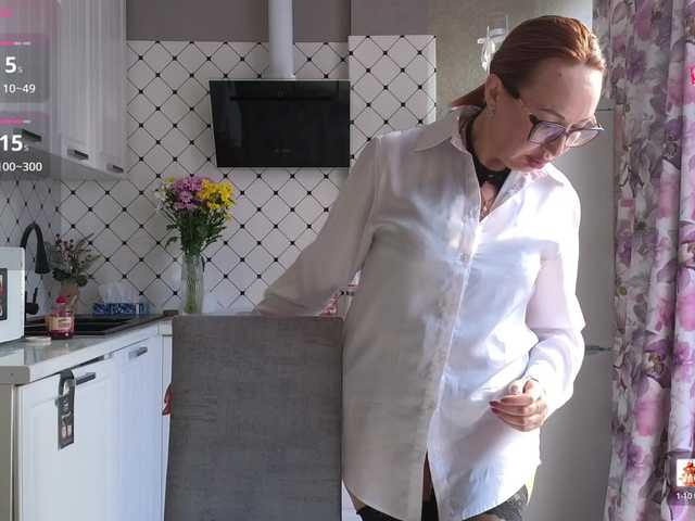 Pink-Lips's BongaCams show and profile