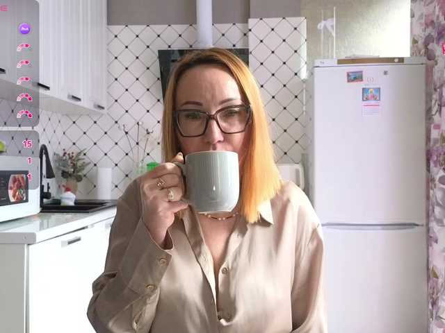 Pink-Lips's BongaCams show and profile