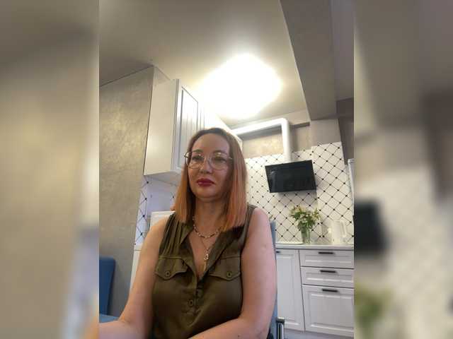 Pink-Lips's BongaCams show and profile