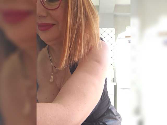 Pink-Lips's BongaCams show and profile