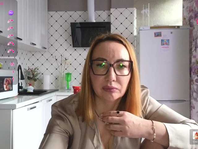 Pink-Lips's BongaCams show and profile