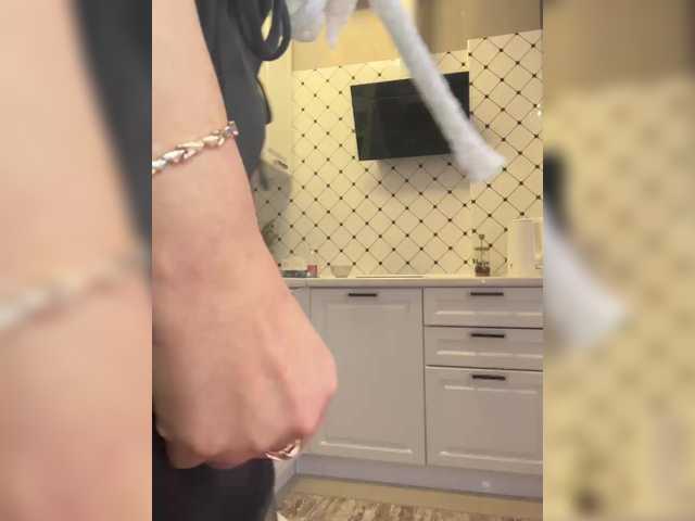 Pink-Lips Nude Live Sex Shows