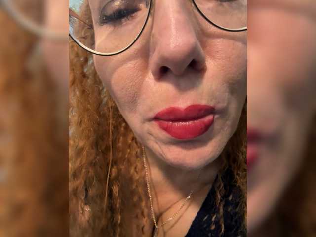 Pink-Lips's BongaCams show and profile