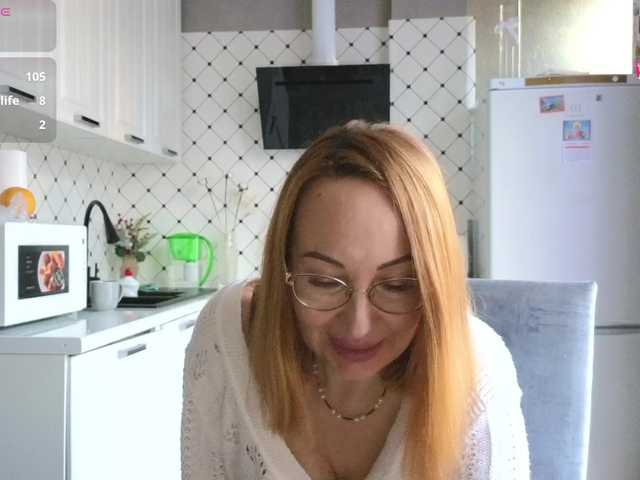 Pink-Lips's BongaCams show and profile