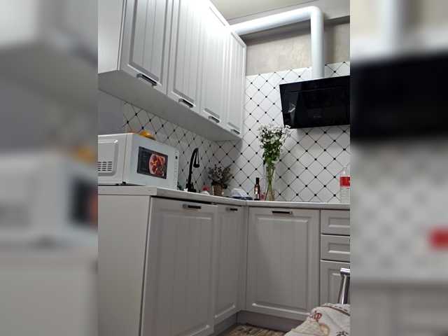 Pink-Lips's BongaCams show and profile