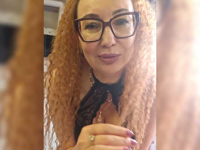 Pink-Lips's BongaCams show and profile