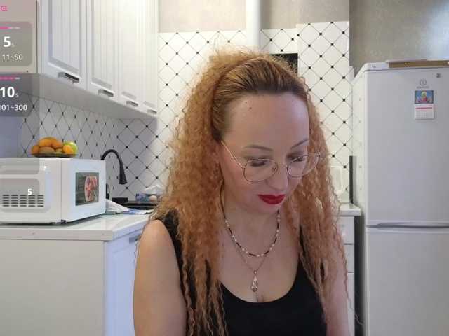 Pink-Lips's BongaCams show and profile