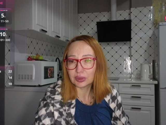 Pink-Lips's BongaCams show and profile