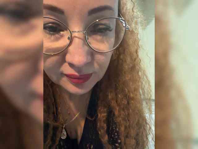 Pink-Lips Live Webcam on BongaCams