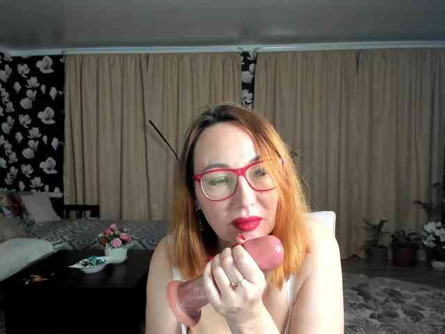 Pink-Lips Live Webcam on BongaCams