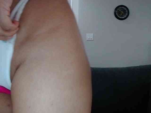 Annyta35 Live Webcam on BongaCams