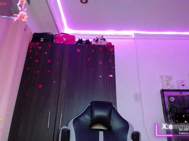 emma-hoot1's BongaCams show and profile