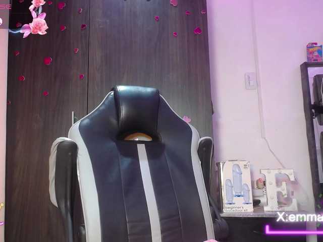 emma-hoot1's BongaCams show and profile