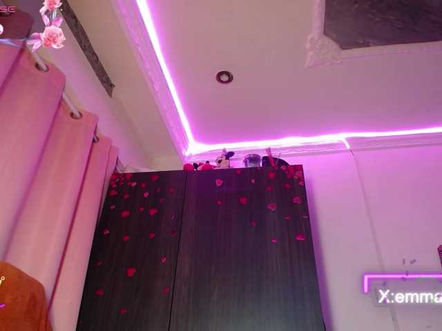 emma-hoot1's BongaCams show and profile