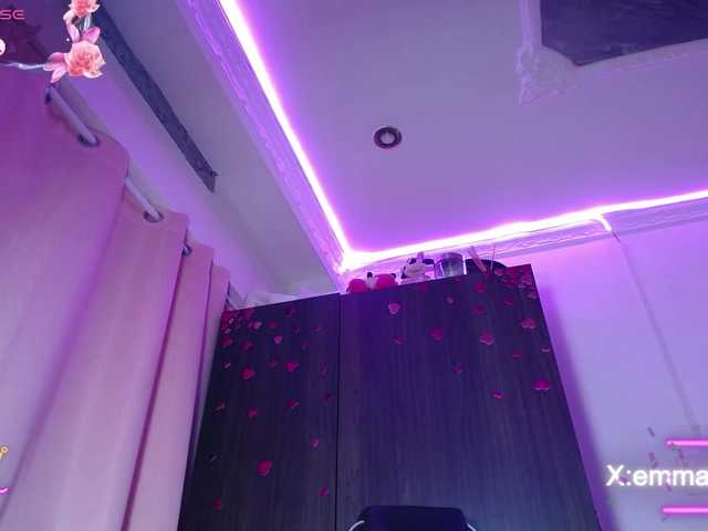 emma-hoot1's BongaCams show and profile